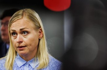 Валтонен досрочно покинула Грузию ради встречи с Алиевым