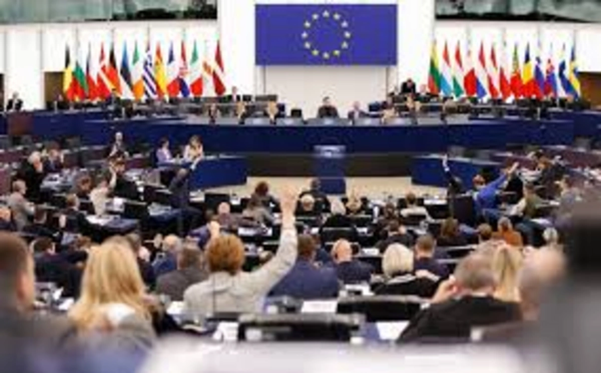 Европарламент поддержал полный запрет на импорт на российские газ, нефть и нефтепродукты