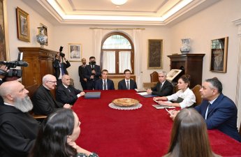 Mehriban Əliyeva Vatikanda Müqəddəs Pavel Bazilikasının baş keşişi ilə görüşüb - FOTO