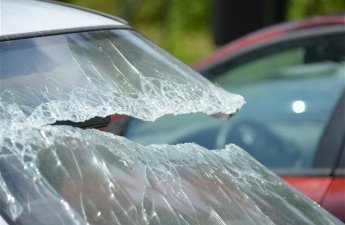 В Габале столкнулись два автомобиля, есть пострадавшие