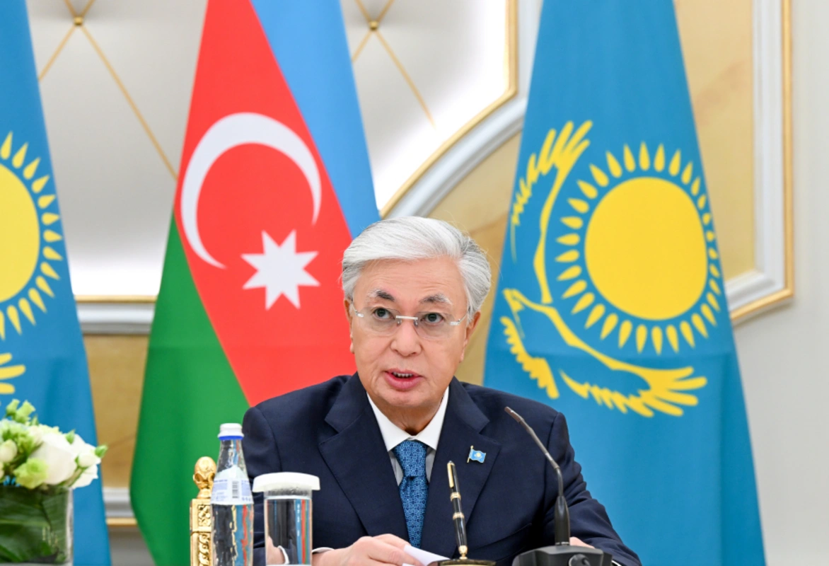 Токаев: Казахстан и Азербайджан намерены в ближайшей перспективе довести двусторонний товарооборот до 1 млрд долларов