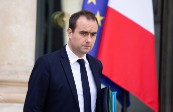 Родителям премьера Франции предоставили охрану из соображений безопасности