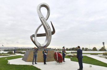 Estoniyanın xarici işlər naziri Zəfər parkını ziyarət edib - FOTO