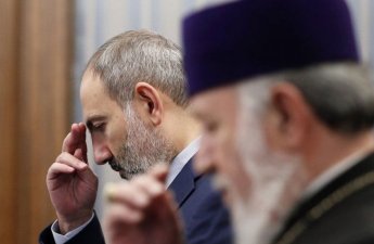 Paşinyan II Qareginin bir qrup şəxslə erməni kilsəsini ələ keçirdiyini bildirib