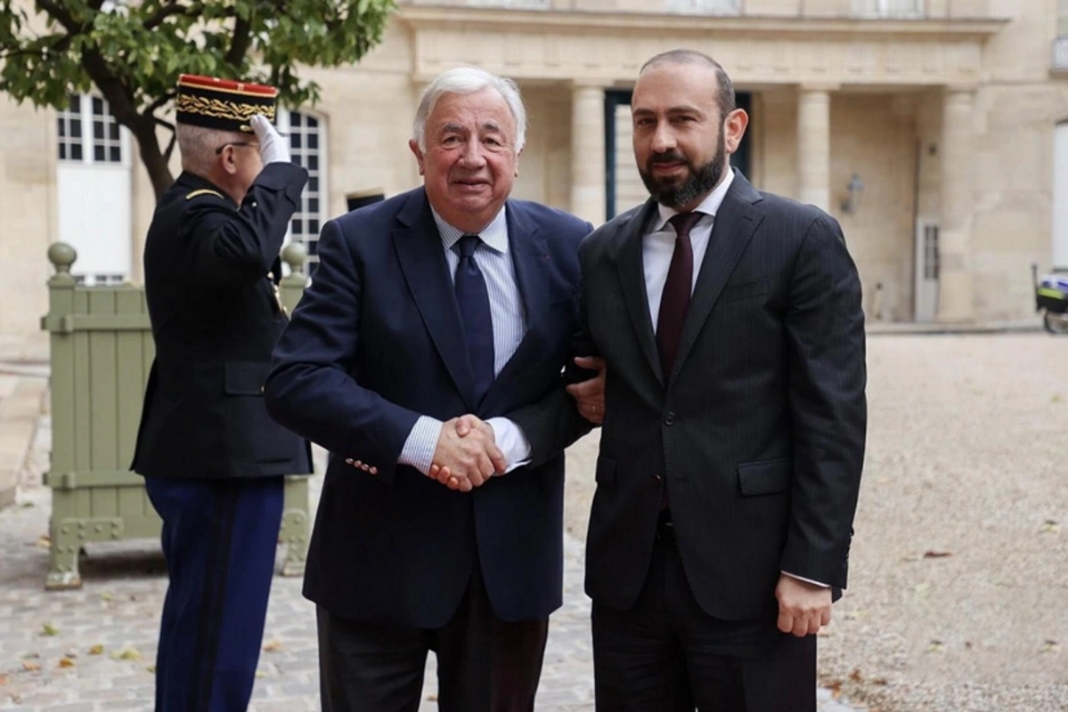 Mirzoyan Fransa Senatının sədri ilə Azərbaycanla sülhü müzakirə edib