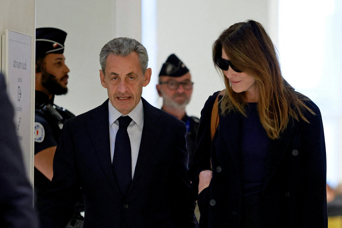 Sarkozi həbsxanaya gəlişi ilə orada çaxnaşma yaradıb