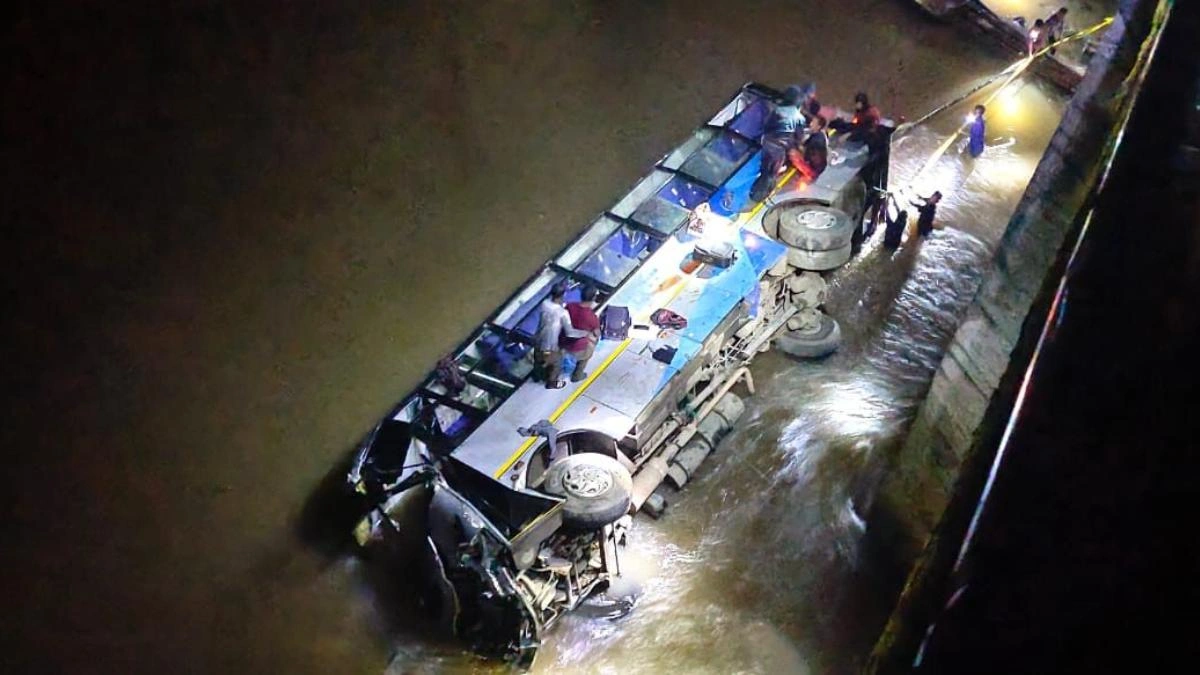 Argentinada avtobus körpüdən aşıb: Doqquz nəfər həlak olub