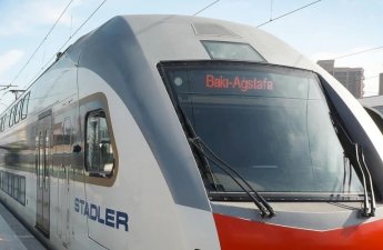 Bakı-Ağstafa qatarından istifadə edənlərin NƏZƏRİNƏ - FOTO