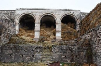 Qarğabazar karvansarayı bərpa ediləcək