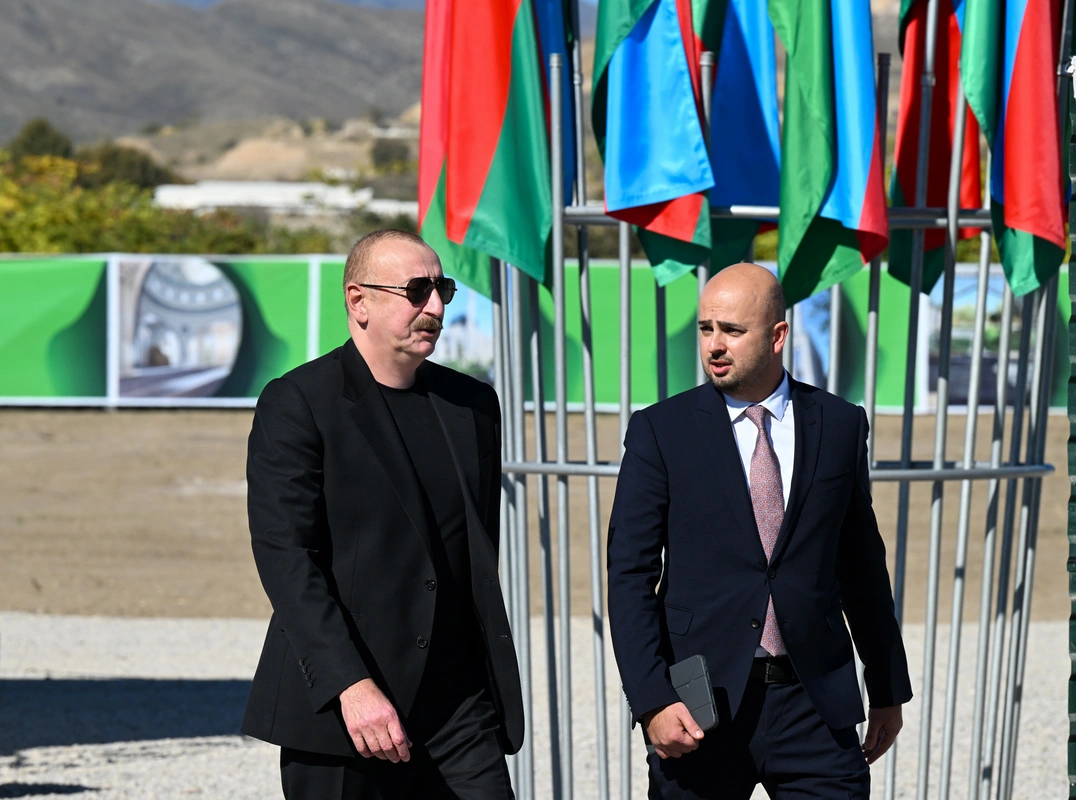 İlham Əliyev Cəbrayıl şəhər məscidinin təməlini qoydu - FOTOLAR