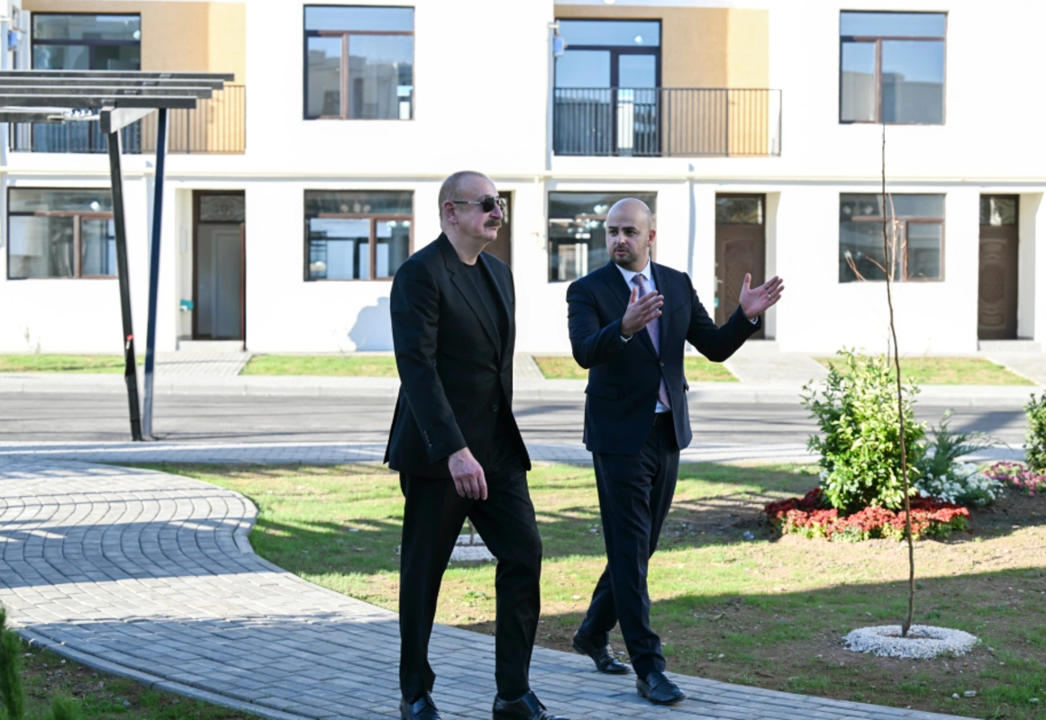 Prezident Zəngilan şəhərində 104 mənzilli yaşayış kompleksində görülmüş işlərlə tanış oldu - FOTO