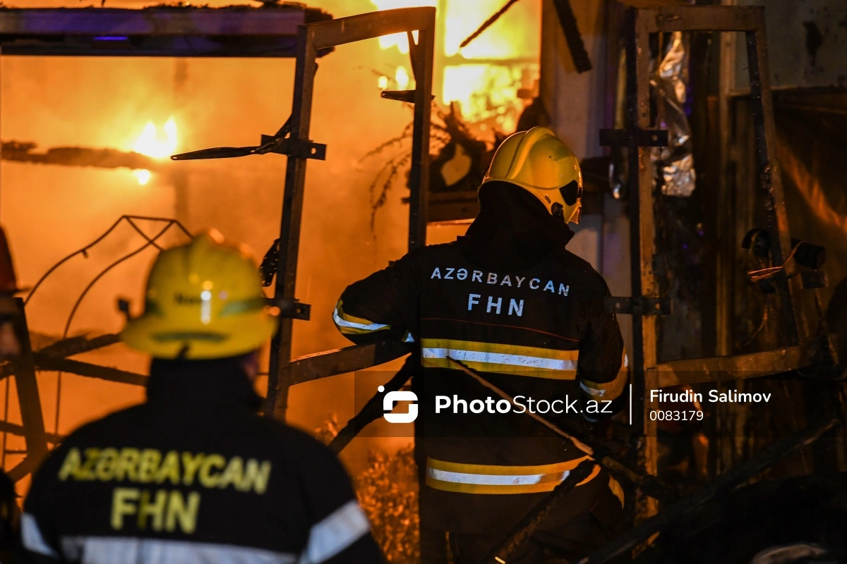Пожар в многоэтажном здании в Хырдалане: эвакуированы 15 человек