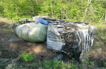 Ağdərədə betonqarışdıran maşın aşdı - Sürücü öldü