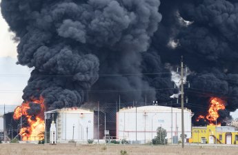 ВСУ атаковали Крым: горят нефтебазы