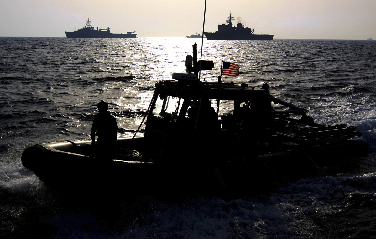 ABŞ Donanması Trampın istəyi ilə təlimlərdə həqiqi bombalar partladıb