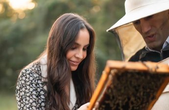Leyla Əliyeva “Gənc arıçı” layihəsinin iştirakçısı ilə görüşdü - FOTOLAR