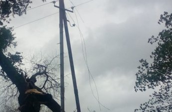 Goranboyda güclü külək bir sıra fəsadlar yaradıb