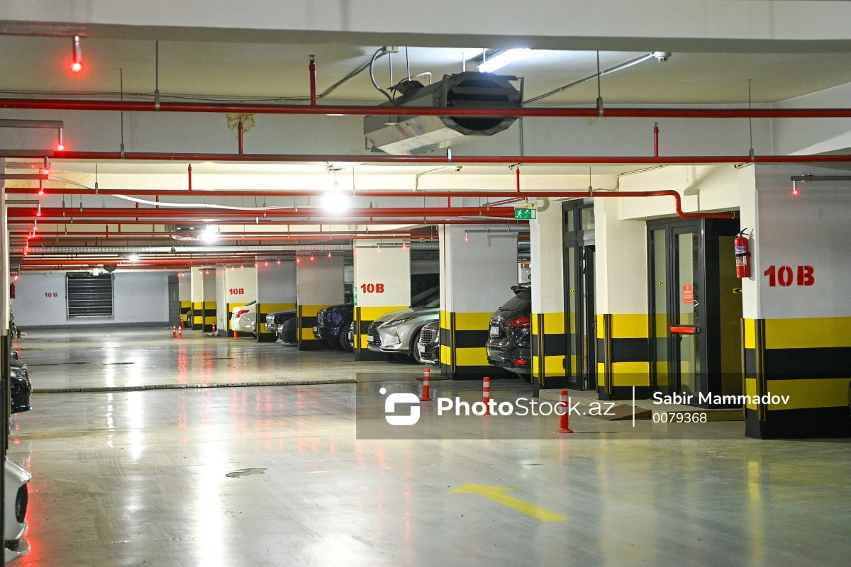 Подземная парковка на площади Азадлыг приостанавливает работу