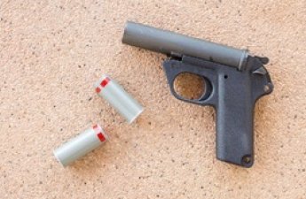 В Москве три студента пострадали при выстреле из сигнального пистолета