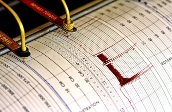 Güclü zəlzələ baş verdi - Dağıntı və təlafat...
