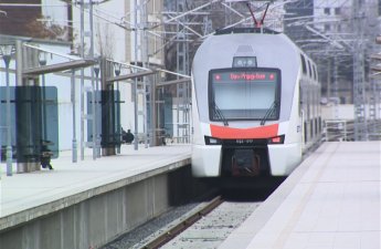 В Баку установлены личности подростков, повредивших камнями скоростной поезд