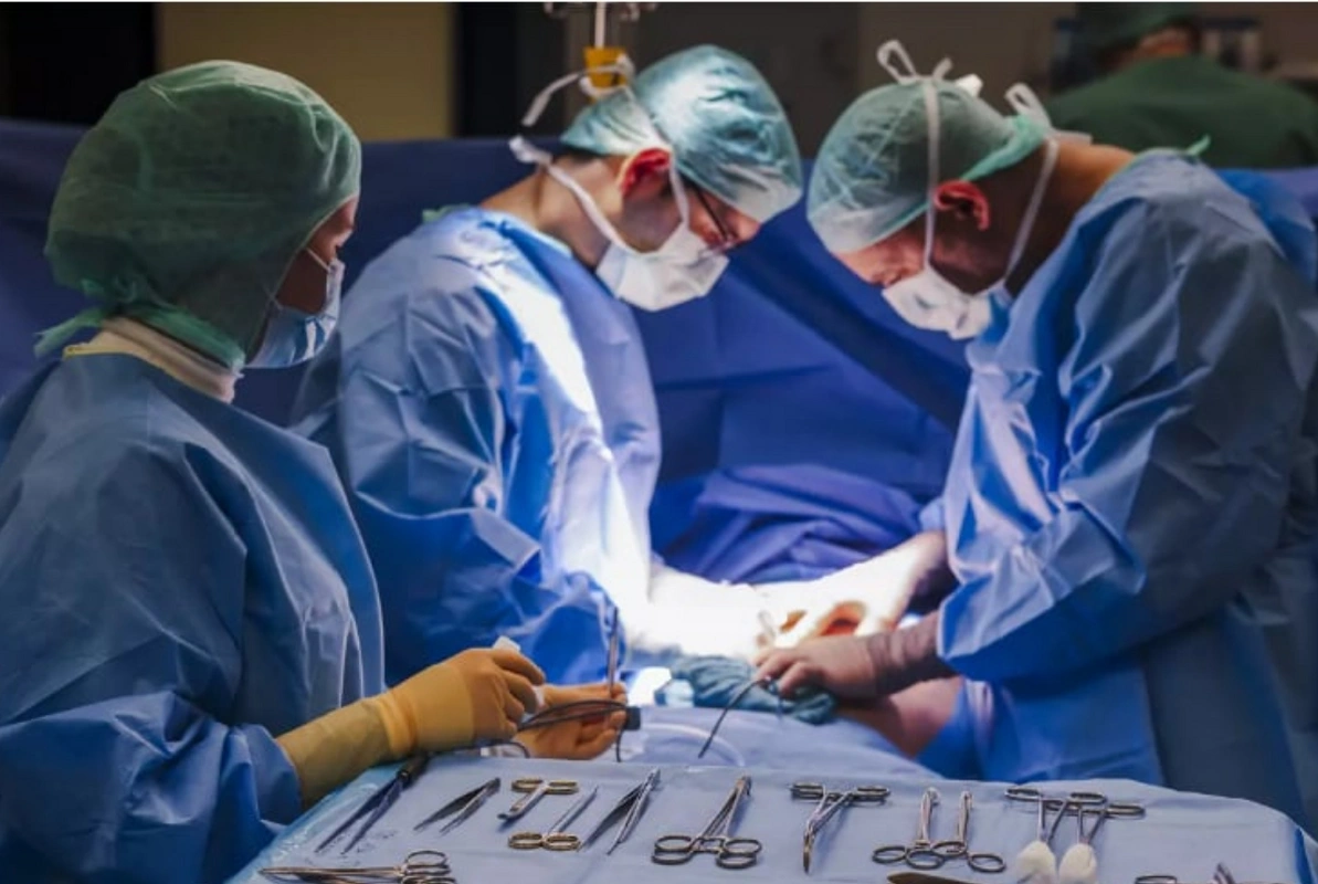 Barmağı keyiyən qadında nadir xəstəlik aşkarlandı