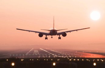 Hava limanında uçuşlar dayandırılıb