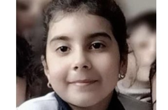 Maşın 2-ci sinif şagirdini vurub öldürdü - FOTO