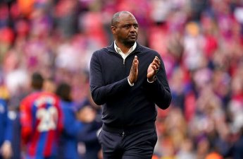 İtaliya klubu Patrik Vieyra ilə yollarını ayırdı