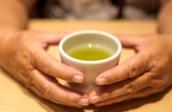 Qara, yaşıl və ya adaçayı deyil: Ən sağlam çay bu imiş