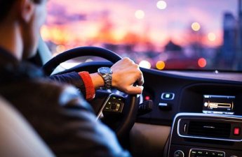 В Баку угнали Mercedes