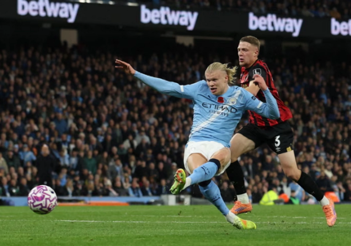 İngiltərə Premyer Liqası: Holandın dublu komandasına qələbə qazanmağa kömək etdi