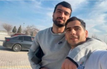 “Saçlarımı da ona görə sarıya boyamışdım...” - Mahir Emreli