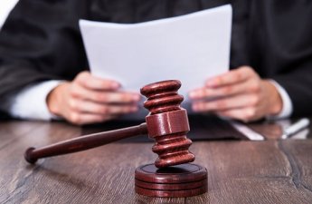 Экс-бухгалтер приговорена к 8 годам лишения свободы за хищение более 802 тыс. манатов