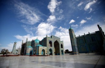 Мощное землетрясение в Афганистане: частично разрушена Голубая мечеть