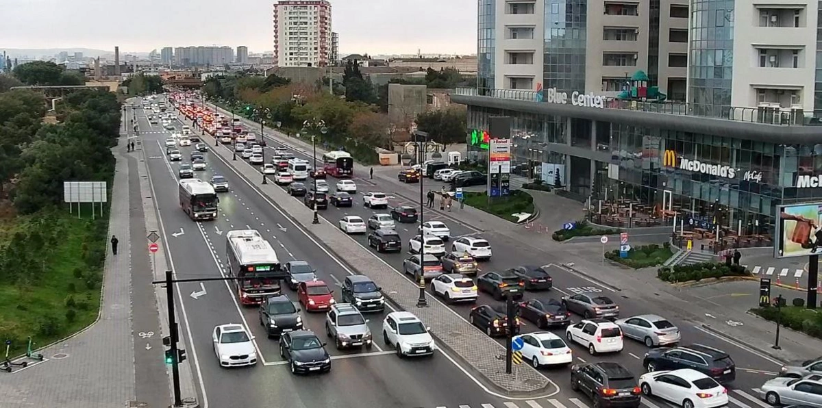 Paytaxtın bu küçələrində sıxlıq var - SİYAHI