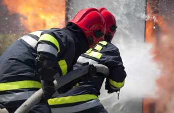 Binəqədi rayonunda yaşayış binasında yanğın başlayıb