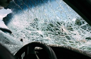 В Баку произошло столкновение автобуса с легковыми автомобилями