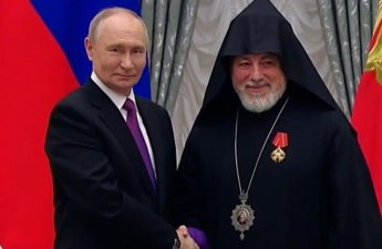 Путин наградил архиепископа Езраса, называемого Пашиняном «агентом КГБ»-ВИДЕО