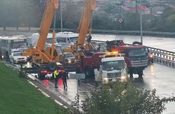 Zığ şosesində nasaz yük avtomobili sıxlığa səbəb oldu - FOTO