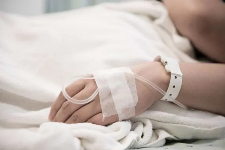 Bakıda qadın qidadan zəhərlənib öldü