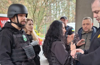 Dünya şöhrətli aktrisa Ukrayna sərhədini piyada keçdi...-İnsident yaşandı...-