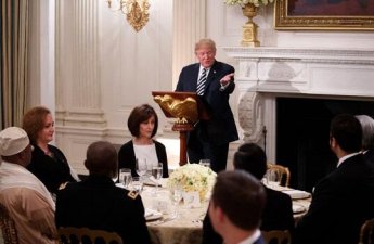 Trampın mətbuat konfransı yarımçıq dayandırıldı