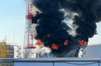 Ukrayna ordusu Krımda neft bazalarını vurdu