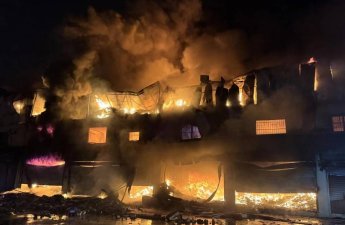 Ticarət mərkəzində yanğın baş verdi