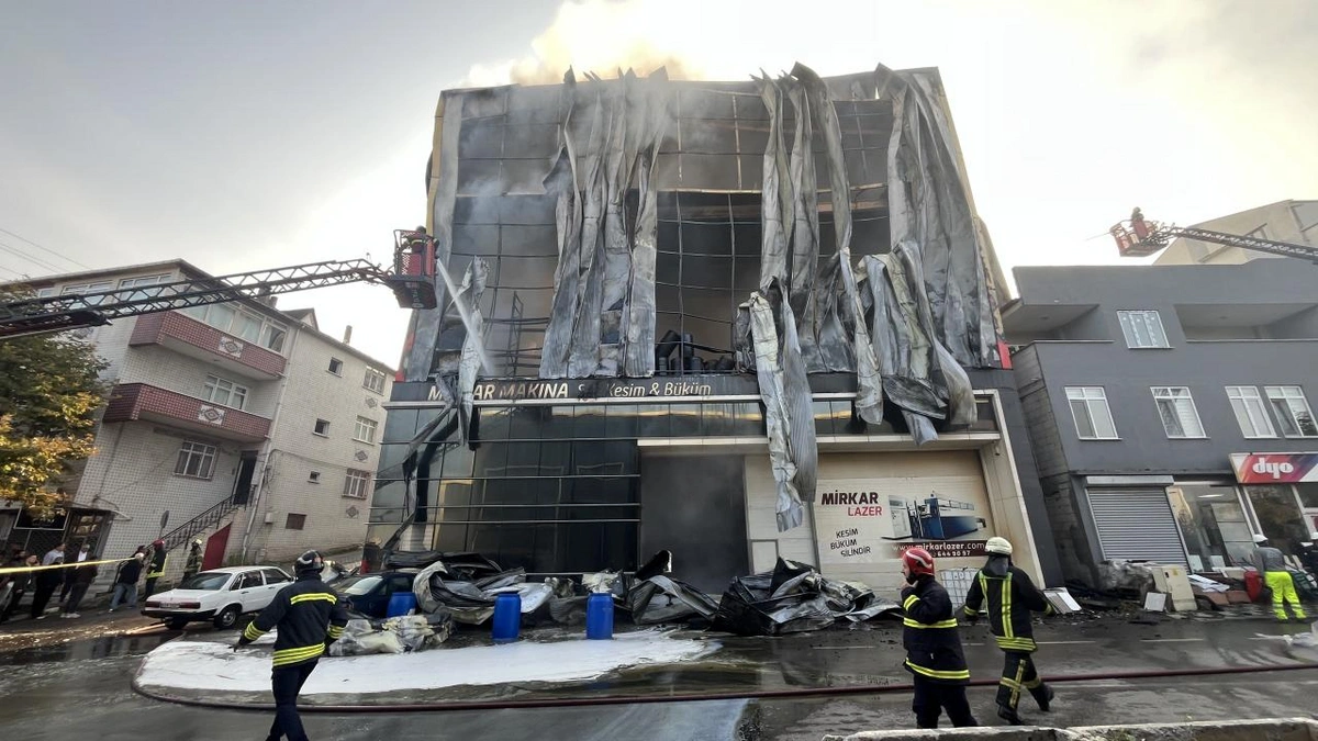 Türkiyədə ətir anbarında güclü yanğın: Ölənlər var