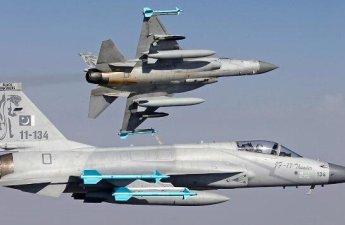 Истребители JF-17 впервые показаны на военном параде