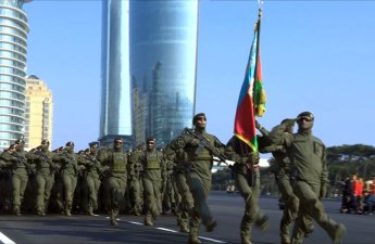 Hərbi paradda DTX-nin xüsusi təyinatlılarından ibarət heyət də keçid edib