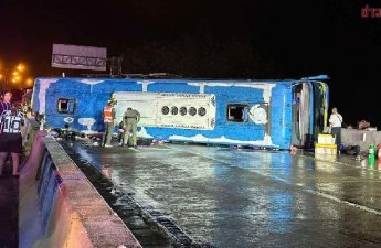 В Таиланде перевернулся автобус с туристами, пострадали 12 человек