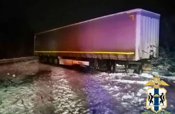 Rusiyada minik və yük avtomobilləri toqquşub, altı nəfər ölüb